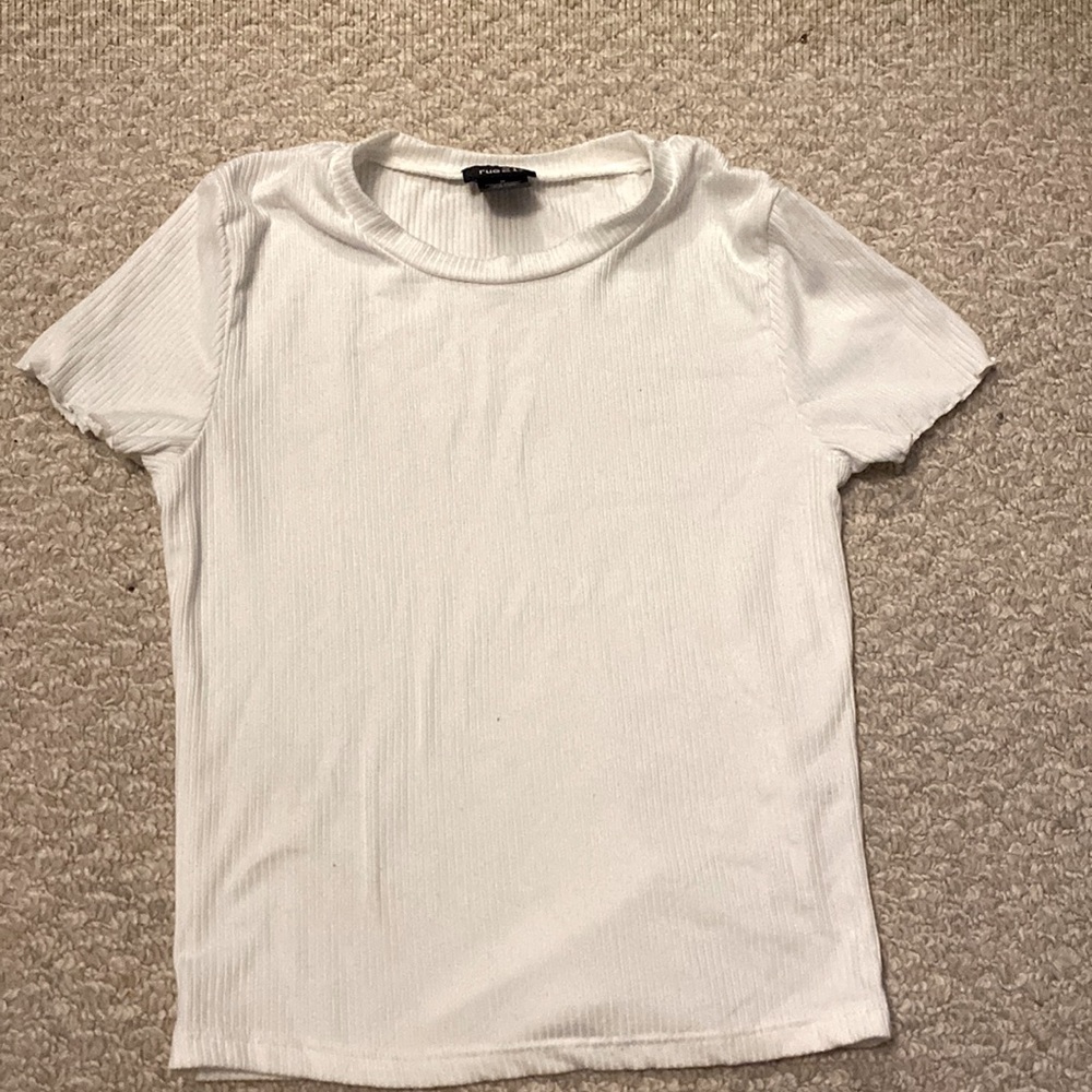 White Stretchy Crop-Top
